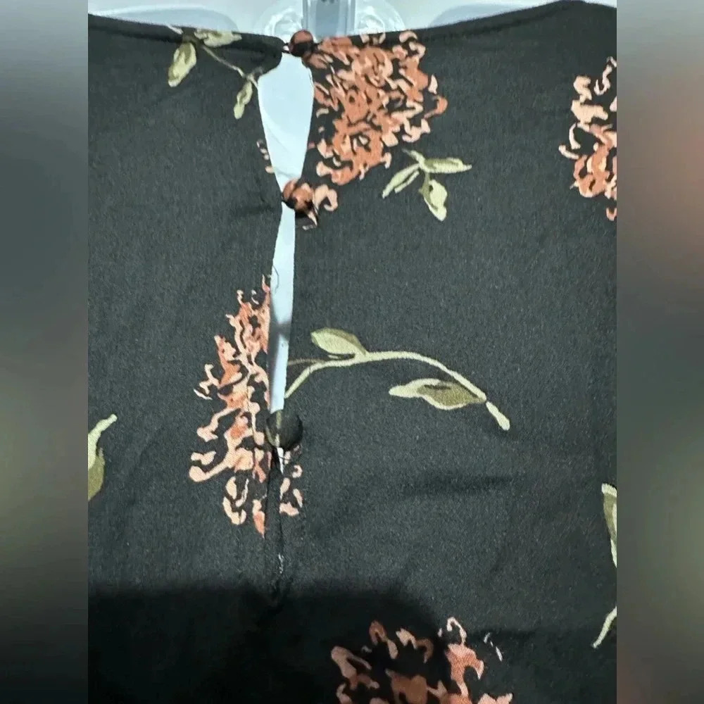 Tribal Floral Print Ruffle Sleeve Blouse Size Medium - Picture 4 of 5